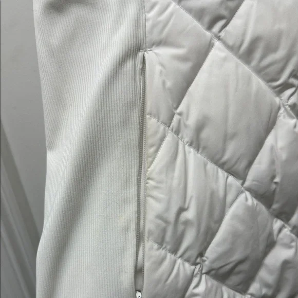 Lululemon Women's Quilted White Vest - Picture 6 of 11
